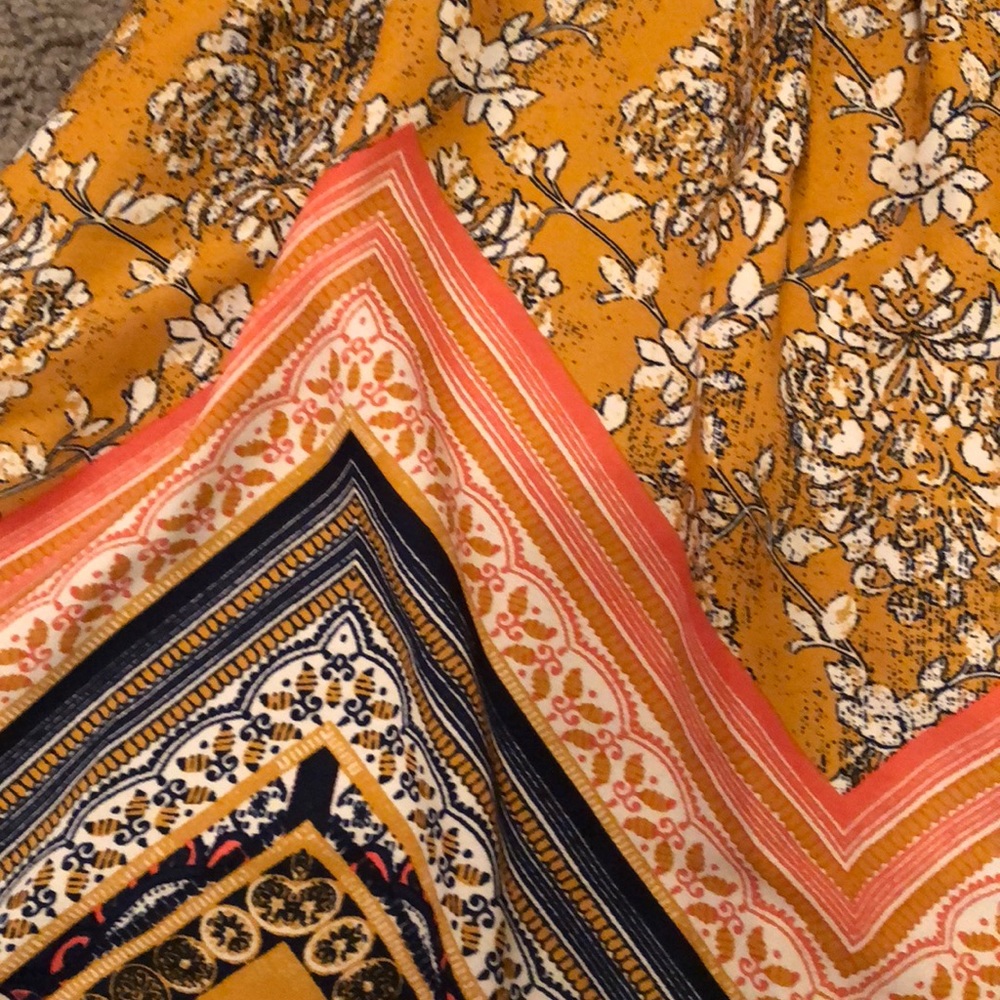 Top - Picture 2 of 4